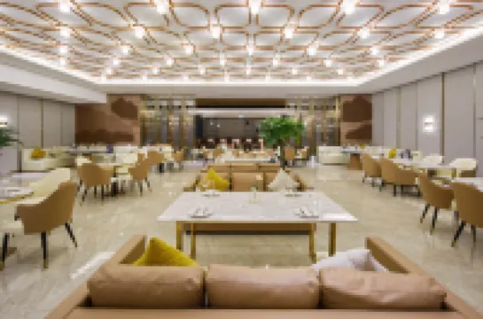 Rushi (Chaowa) Hotel (Chengdu Chunxi Road Tianfu Square Subway Station)