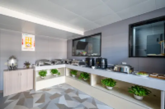 Kedejia Cinema Hotel (Xinfeng Railway Station) Hotels in Xinfeng