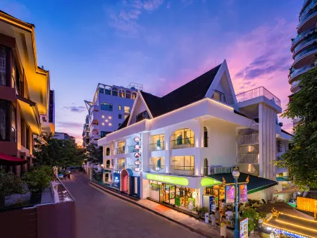 Xishuangbanna Yiren Residence (Gaozhuang Xishuangjing Star Light Night Market Shop)