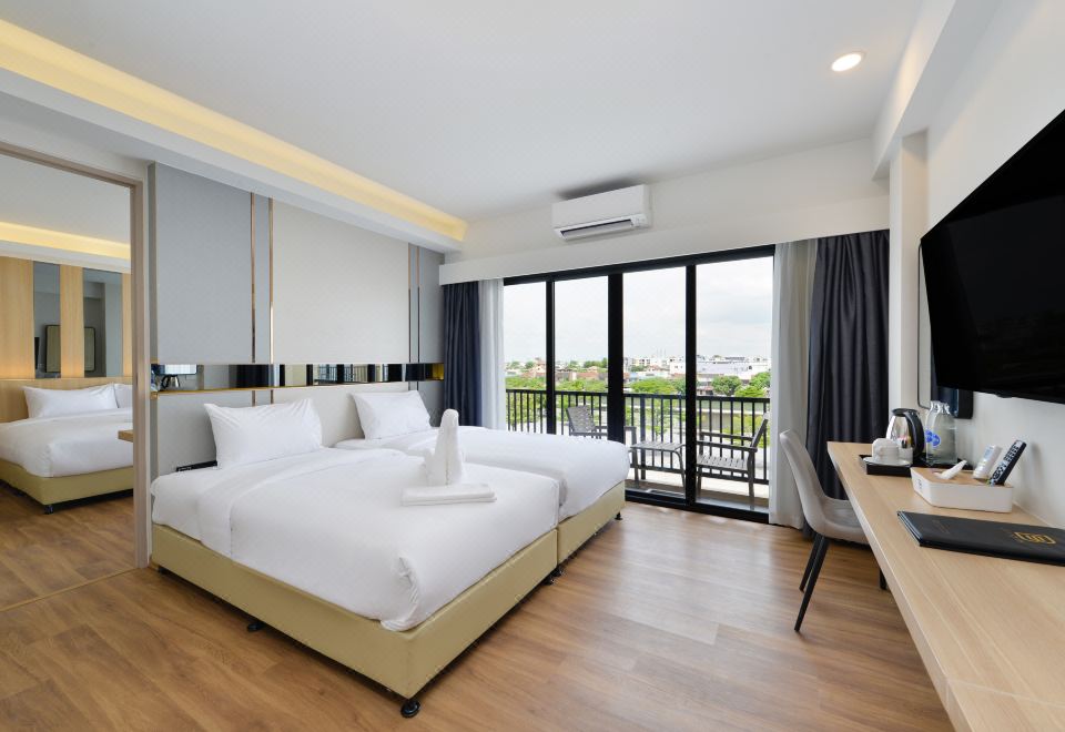 그랜드 BS 공항 호텔의 수영장 또는 외관