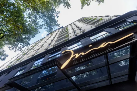 Shanghai Mia Hotel (Shaanxi South Road) Отели рядом с достопримечательностью «Shanghai Chang Feng Ocean World»