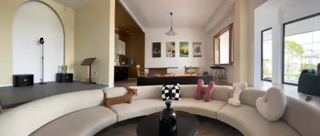 Xinhua Yifang Homestay Отели рядом с достопримечательностью «Donglin Temple»