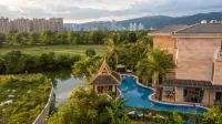 Yingman Qingjiang Villa Hotels in Jinghong