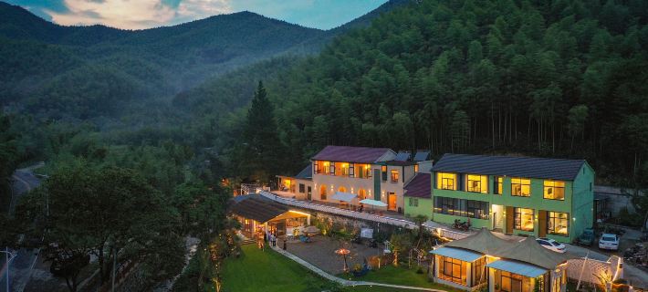 Yunshang Grassland·HilingCamp Mountain Xiashanshe Mountain Wild Hot Spring Holiday Beauty Hotels in Anji