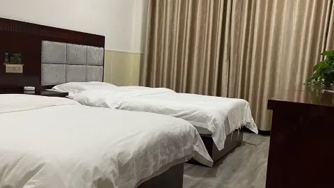Jingyue Business Hotel in Dali
