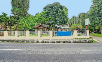 OYO 3205 Penginapan Mikial Ismi Kayuagung Syariah