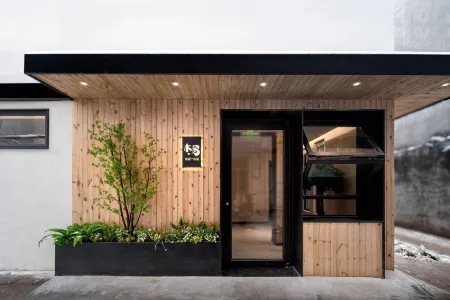 Luoqi Ancient City. Muyi Homestay Отели рядом с достопримечательностью «Shenzhou Peony Garden»