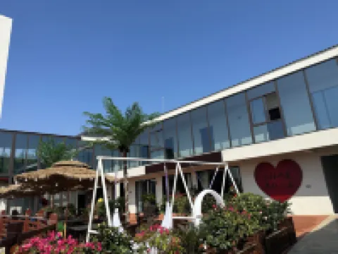 Mulan Yishan Elegant Restaurant Hotels near Mulan Watertown