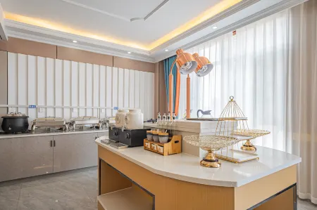 Starway Hotel (Qunke Yingbin Avenue, Huanglong County) Отели в г. Хуалун