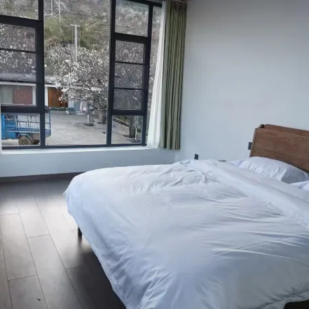 Gejiu Banshan Pear Garden Homestay