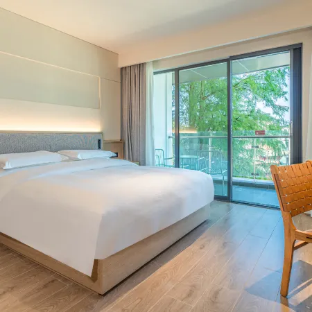 Qiyunshan Yuehua Resort Hotel (Qiyunshan Mountain Ecological And Cultural Tourism Zone)