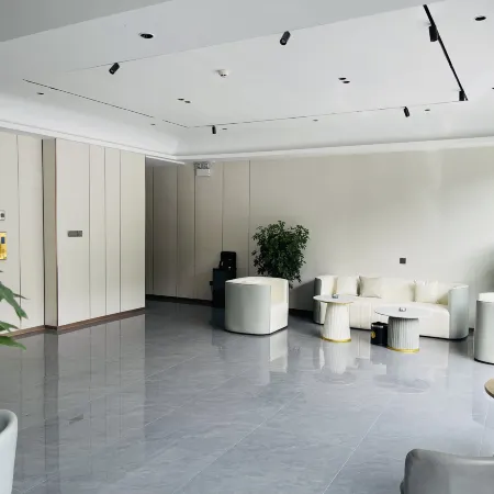 Longyige Hotel