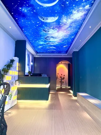 Xi'an Yiyun Luxe Wild Hotel Отели рядом с достопримечательностью «Xi'an Mingde Institute of Technology»