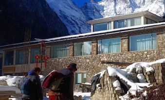 Deqin Zouqi Luxing Meili Yubeng Hotel