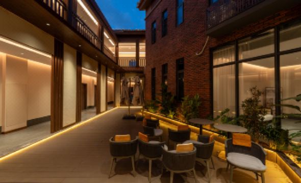 Longjiang Years Hot Spring Hotel