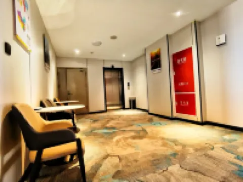 Super 8 Hotel（G216 Store, Gaize County, Ngari Prefecture） Hotels in Gertse