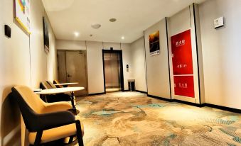 Super 8 Hotel(G216 Store, Gaize County, Ngari Prefecture)