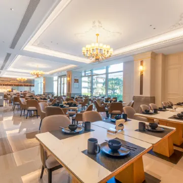 Vienna International Hotel (Classic Edition Taizhou Jiucheng Mansion Flagship Store)