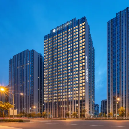 The GiorgioMorandi Hotels (Jinan East Station Longhu Paradise Walk)