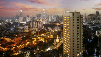 慢裡飯店MOMENTUM（武漢江灘江漢路步行街店） 平和打包廠舊址附近的飯店