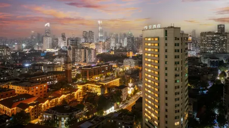 MOMENTUM Hotel (Wuhan Jiangtan Jianghan Road Pedestrian Street Branch) Отели рядом с достопримечательностью «Hankou Beach»