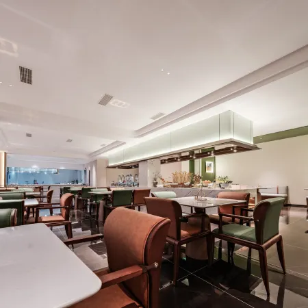 Hejiang Chuanyuan Zunyue Hotel