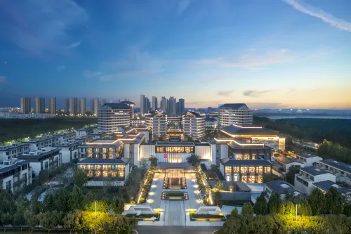 HUALUXE Hotels and Resorts XIANYANG
