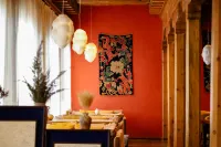 Lingguo Descendants Thangka Art Hotel