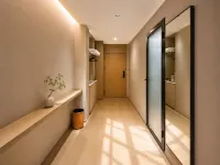 XING LAN FENG JING HOUTLE