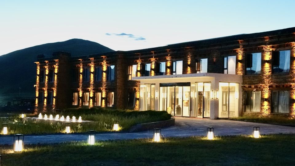 Kangding Gedaqin Manor (Tagong Grassland)