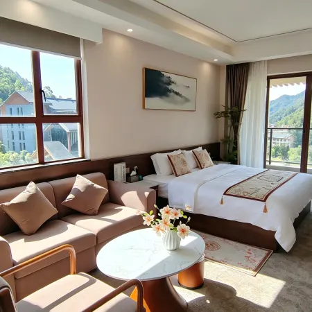 Huamu Guposhan Hot Spring B&B