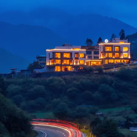 YUNTOUR · Yangshan Secluded Estate (Siguniang Mountain Scenic Area)