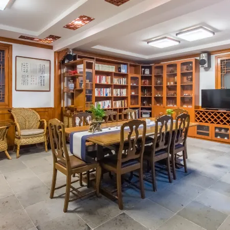 Tongli Ancient Town Shuyige Homestay