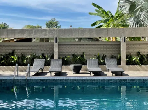 Garden Paradise Hotels near The Sanctuary of Truth