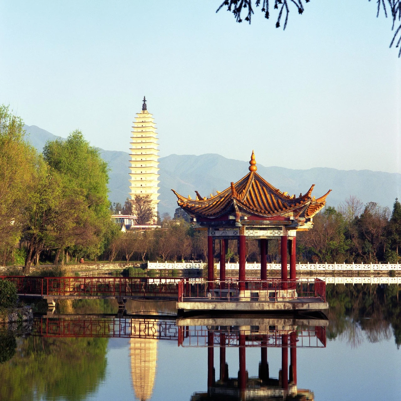 <h1>張家花園附近住宿飯店推薦</h1>