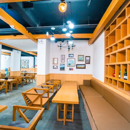 Qifan Hotel (Kunming Railway Station Huannan South Road Metro Station Branch)