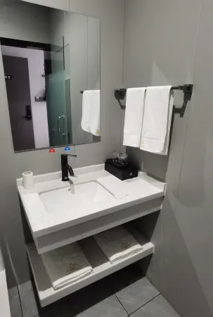 Fugang Hotel Отели рядом с достопримечательностью «Feng Mountain Temple»