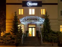 Warmiński Hotel & Conference Hotels near High Gate