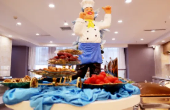 하미 유니버셜 호텔 (기차역)