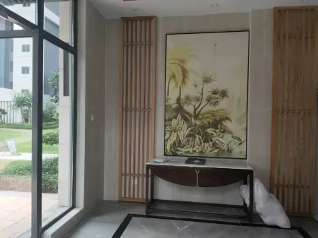 Wuchuan Dolphin Scenic Apartment
