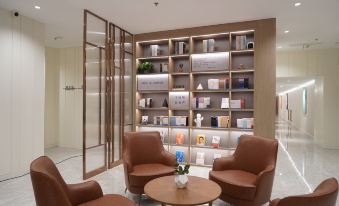 HanTing Hotel (Qingdao Jiaozhou Jiaodong Airport Yangguang Building)