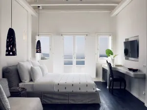 Cavo Tagoo Santorini