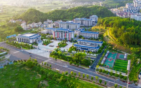 Oxygen Hotel (Continuing Education Base) Отели в г. Вупин