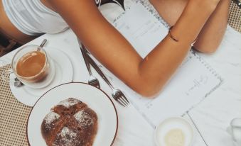 Guangdong Mansion (Guangzhou Zhujiang New Town Wuyangcun Metro Station Store)