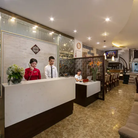 Victory Legend Hotel & Spa Отели рядом с достопримечательностью «Тюрьма Хоало»