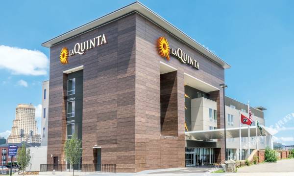 La Quinta Inn & Suites by Wyndham Memphis Downtown