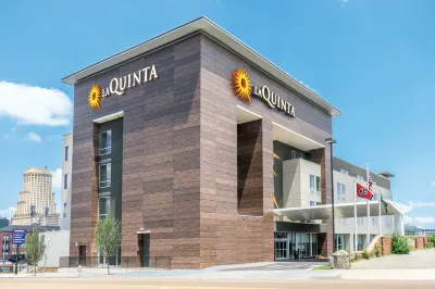 La Quinta Inn & Suites by Wyndham Memphis Downtown Hotels in 