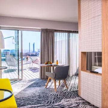 Radisson Blu Hotel Bordeaux Отели рядом с достопримечательностью «Площадь Парламента»