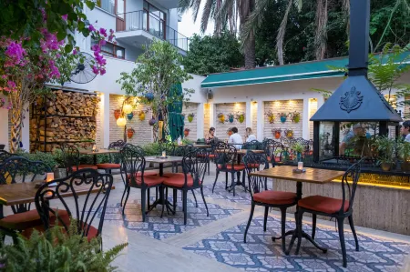 Route Hotel Kaleici - Adult Only (12+) Отели рядом с достопримечательностью «Музей игрушек Анталии»