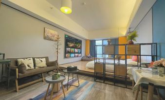 Immediate Home E-sports Cinema Hotel (Chuhe Han Street Subway Station Provincial Museum)